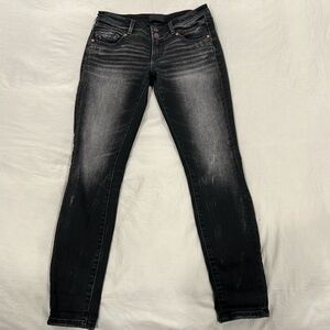 Buckle Black jeans fit number 53.